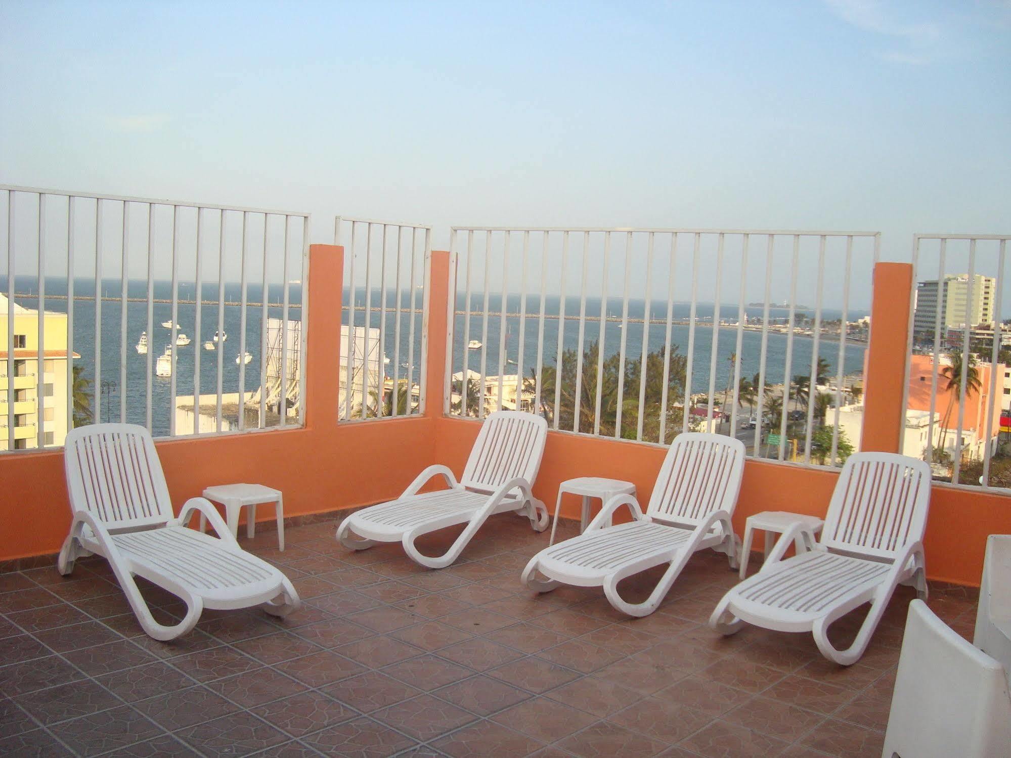 Del Carmen Hotel 3*